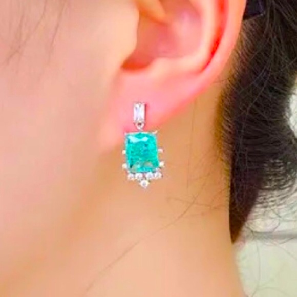 ✨✨Minimalist Paraiba Blue Earring✨✨✨ - Picture 2 of 3